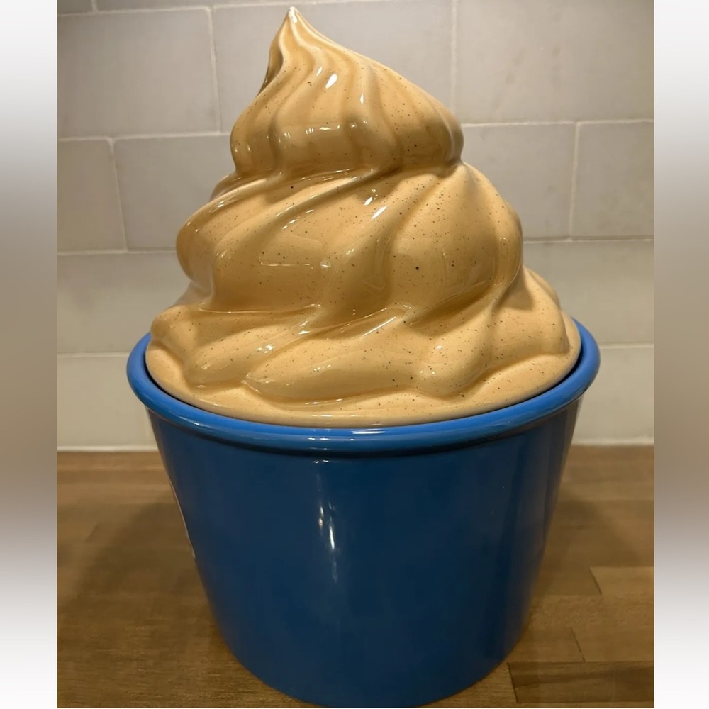 KITH TREATS for Chips Ahoy! Ice Cream Swirl Cookie Jar - Picture 2 of 4